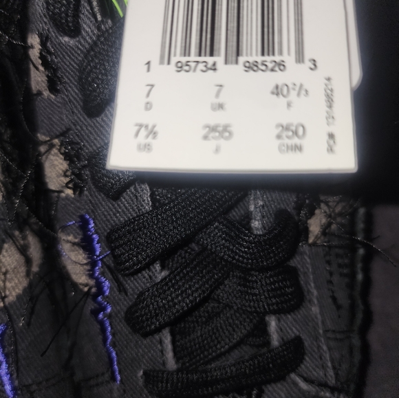 Adidas shoes - Picture 8 of 8